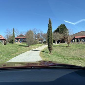 Overmountain Vineyards - Driving up to tasting room - Wineries Near Me - Tryon, North Carolina Overmountain Vineyards - Driving up to tasting room - Wineries Near Me - Tryon, North Carolina