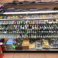 Happy Gift Shop - We got everything