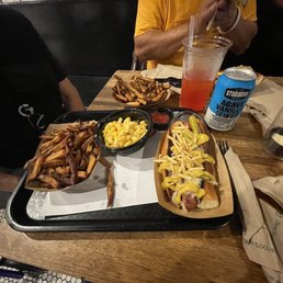 Mac N Cheese Hotdog