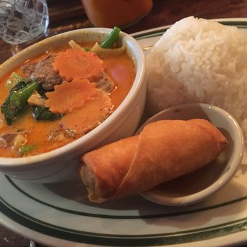 Ayada Thai - Red Curry Beef, lunch special for 8.50$ and it comes with a side of soup or salad! Very worthy and tasty! - Thai Near Me - Elmhurst, New York