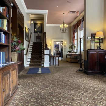 Hotel La Rose - Lobby area - Hotels Near Me - Santa Rosa, California Hotel La Rose - Lobby area - Hotels Near Me - Santa Rosa, California