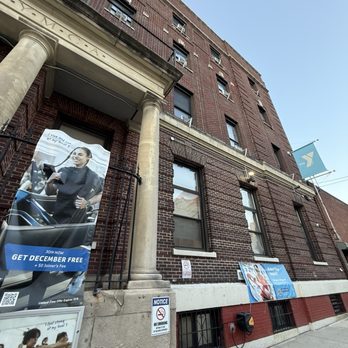 Greenpoint Branch YMCA - Gyms Near Me - Brooklyn, New York Greenpoint Branch YMCA - Gyms Near Me - Brooklyn, New York