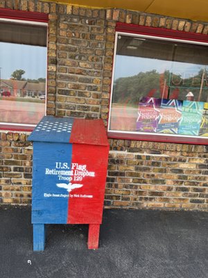 Frank's Backyard BBQ by null