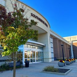 Southridge Mall - Exterior