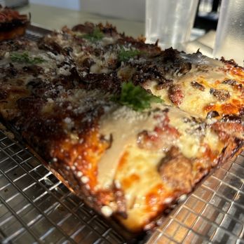 Gibroni's Pizza - Pizza Near Me - San Clemente, California Gibroni's Pizza - Pizza Near Me - San Clemente, California