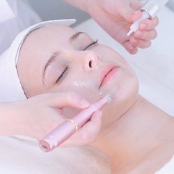European Touch Wellness & Spa - Oxygen Cuticle Nano Facial