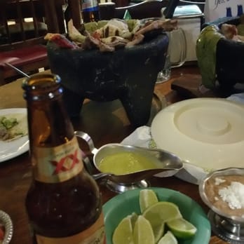 La Taberna de los Amigos - Sports Bars Near Me - Cancún, ROO La Taberna de los Amigos - Sports Bars Near Me - Cancún, ROO
