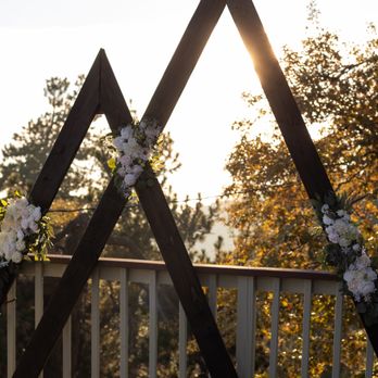 The Sky View Inn - Venues & Event Spaces Near Me - Skyforest, California