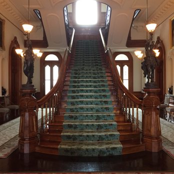 Iolani Palace - Wow, what a staircase. - Museums Near Me - Honolulu, Hawaii Iolani Palace - Wow, what a staircase. - Museums Near Me - Honolulu, Hawaii