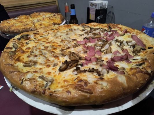 Red Rooster Bar by null