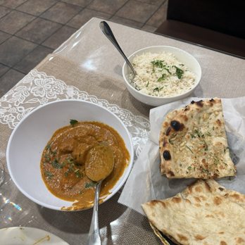 Masala House - Garlic Naan Chicken Tikka Masala - Indian Near Me - Pittsburg, California