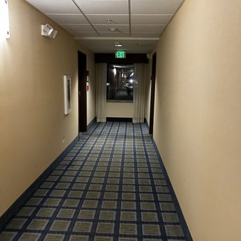 Hampton Inn & Suites Ridgecrest - Hotels Near Me - Ridgecrest, California