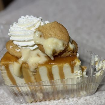 Mak & Cheesecakes - Banana Pudding Cheesecake - Desserts Near Me - Simpsonville, South Carolina