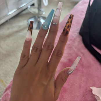 SoQ Nails - Waxing Near Me - Northridge, California SoQ Nails - Waxing Near Me - Northridge, California