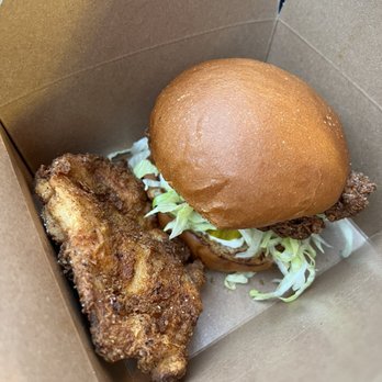 No Forks Given - Peruvian Fried Chicken Sandwich - Food Trucks Near Me - Jersey City, New Jersey