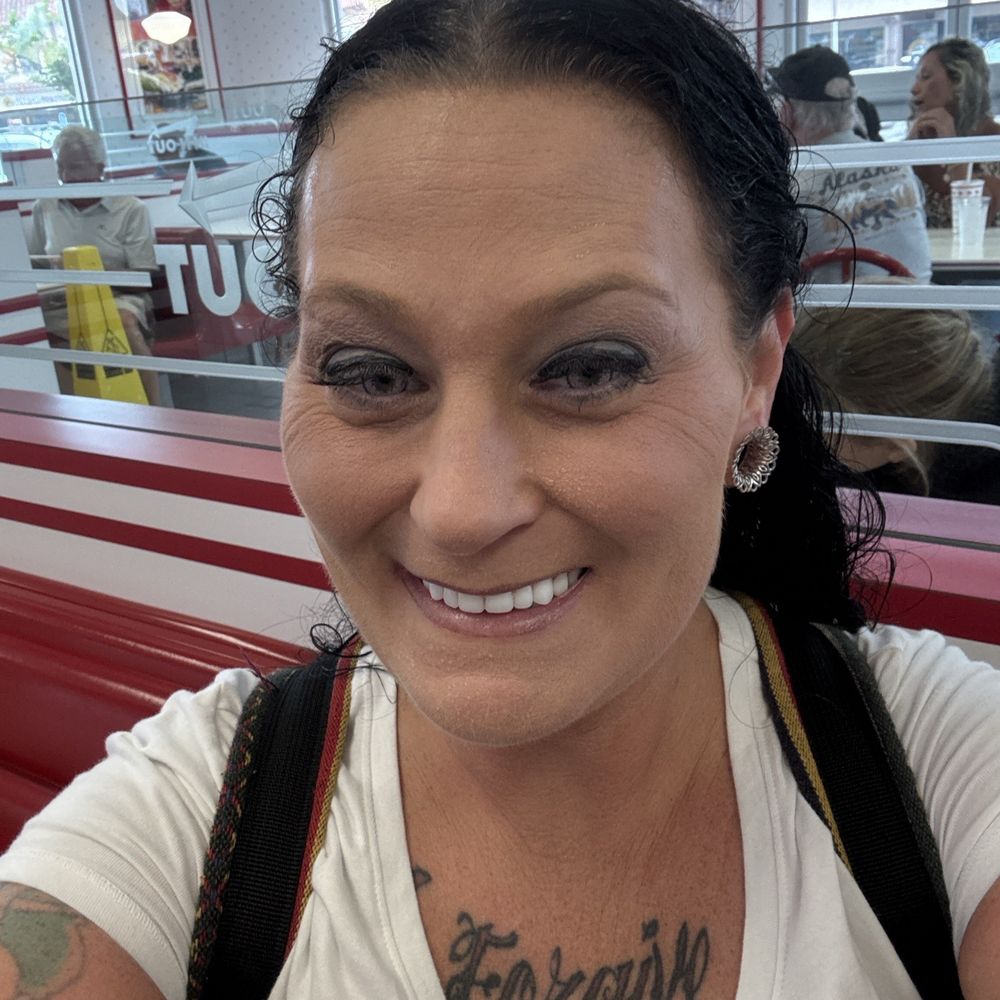 Dee Beauty Bar - Which u can't even see the eye lashes lol. Which bothers me. But the eye brows u can of course. Lol. - Eyebrow Services Near Me - Indianapolis, Indiana