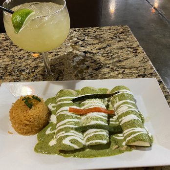 La Paloma - Chicken & Spinach Enchiladas w/rice - Mexican Near Me - Mountain Home, Arkansas La Paloma - Chicken & Spinach Enchiladas w/rice - Mexican Near Me - Mountain Home, Arkansas