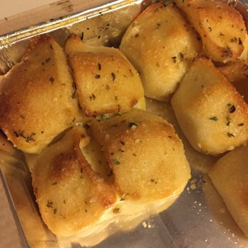 Pizza Hut - "Garlic Knots" look nothing like the photos show on the website. - Pizza Near Me - Kerrville, Texas