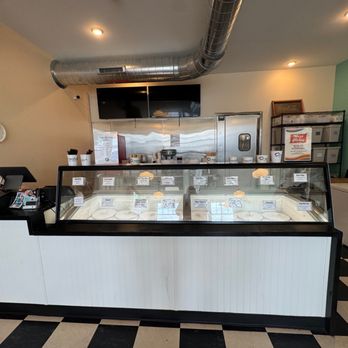 Scratch Ice Cream - ice cream case - Ice Cream & Frozen Yogurt Near Me - West Allis, Wisconsin Scratch Ice Cream - ice cream case - Ice Cream & Frozen Yogurt Near Me - West Allis, Wisconsin