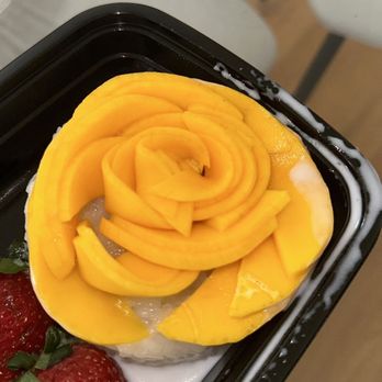 Anna's Thai Kitchen - Mango sticky rice - Thai Near Me - Chicago, Illinois