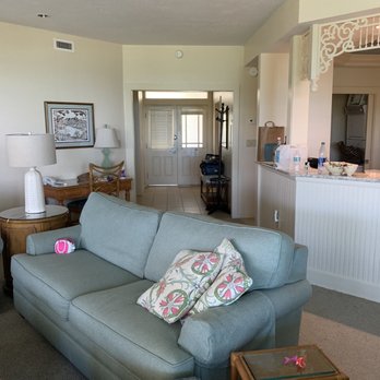 Sanibel Cottages - Living room - Hotels Near Me - Sanibel, Florida Sanibel Cottages - Living room - Hotels Near Me - Sanibel, Florida