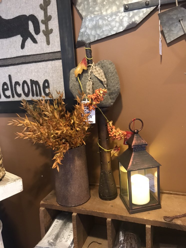 THE RUSTY NICKEL Updated September 2024 117 E Main St, Manly, Iowa