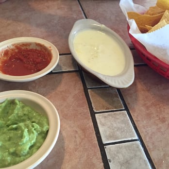 Old Mexico Restaurant - guacamole, salsa, and chips - Mexican Near Me - Panama City, Florida Old Mexico Restaurant - guacamole, salsa, and chips - Mexican Near Me - Panama City, Florida