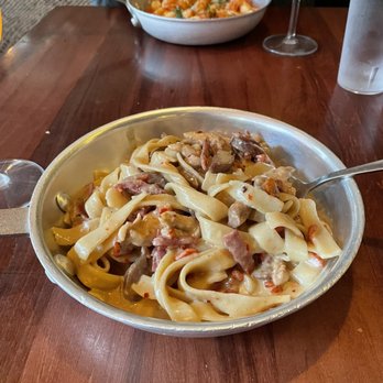 Carmelina's - Crazy Alfredo - Italian Near Me - Boston, Massachusetts