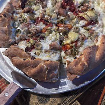 Hernando's Pizza Pub - Sonoma with Simone - Pizza Near Me - Winter Park, Colorado