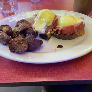 Gran Torino - Eggs Benedict - Cafes Near Me - New York, New York Gran Torino - Eggs Benedict - Cafes Near Me - New York, New York