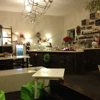 Café Largo - Cupcakes Near Me - Berlin, BE