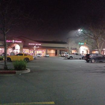 Olivera Crossing Shopping Center - Shopping Centers Near Me - Concord, California