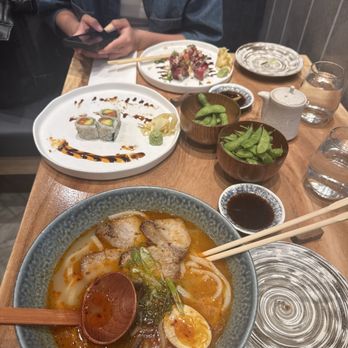 Suram Sushi & Udon - Udon SALMON AVOCADO ROLL MAKI THREE - Sushi Bars Near Me - New York, New York