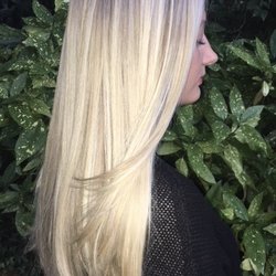 Moda Salon - Blonde Blonde Blonde