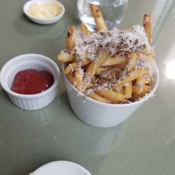 咖啡廳 - Truffle fries were amazing - Buffets Near Me - Hong Kong, HK
