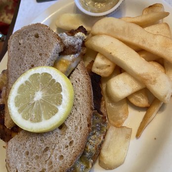 The Hub German Restaurant & Lounge - German Near Me - St. Robert, Missouri