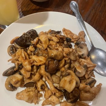 Tasty China Jia - chicken with three mushrooms - Szechuan Near Me - Atlanta, Georgia