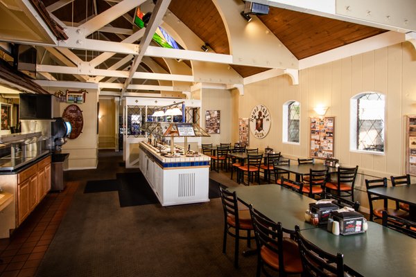 Round Table Pizza by null