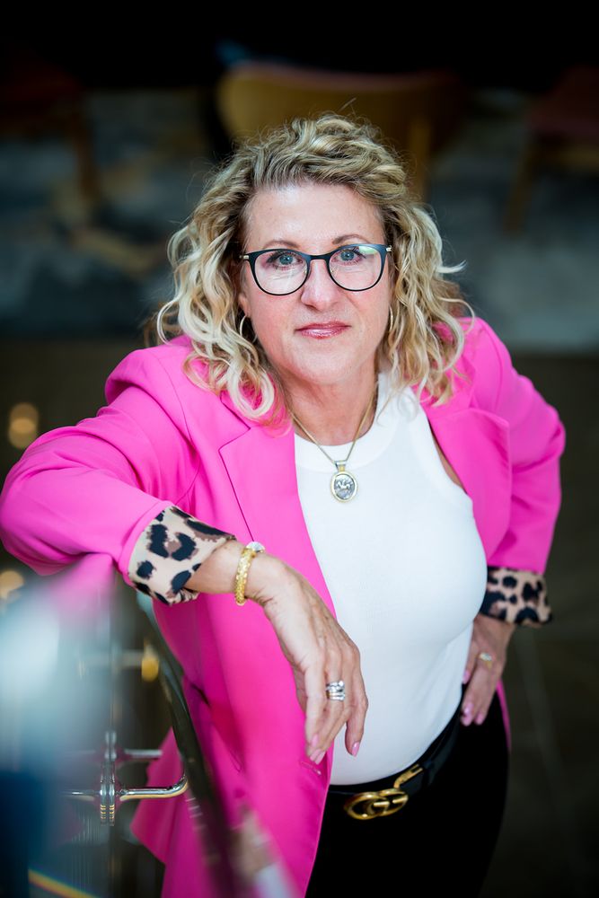 KIM FORSYTHE EXP REALY Contact Agent 5550 Wild Rose Ln, West Des