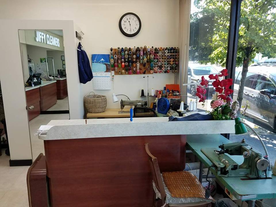JIFFY MANHASSET DRY CLEANERS, Manhasset, New York 278 Plandome Rd