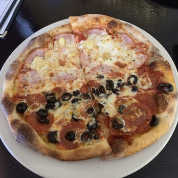 Florencia Pizza Bistro - Good solid pizza but not memorable. - Pizza Near Me - Ahwatukee, Arizona Florencia Pizza Bistro - Good solid pizza but not memorable. - Pizza Near Me - Ahwatukee, Arizona