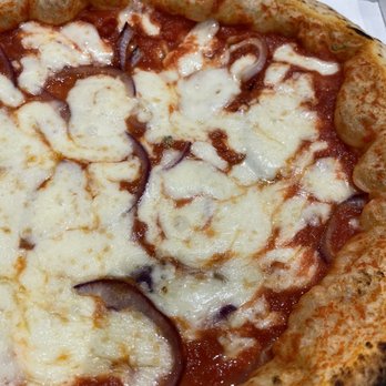 L'antica Pizzeria - Less onions you can count on one hand! - Pizza Near Me - London, XGL L'antica Pizzeria - Less onions you can count on one hand! - Pizza Near Me - London, XGL