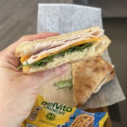 Revive Cafe - Pavo Loco