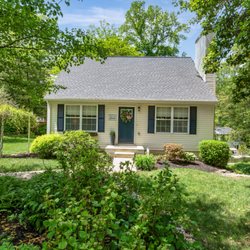 Stacy Henderson Realtor - Sold $25K over list price in 4 days; Herald Harbor