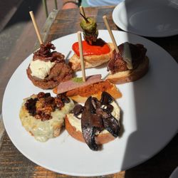 Restaurant La Oliva Pintxos Y Vinos - absolutely delicious!