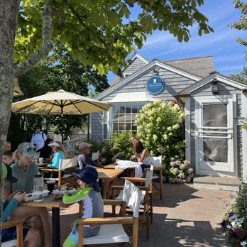 Handlebar Cafe - Outdoor Seating - Coffee & Tea Near Me - Nantucket, Massachusetts
