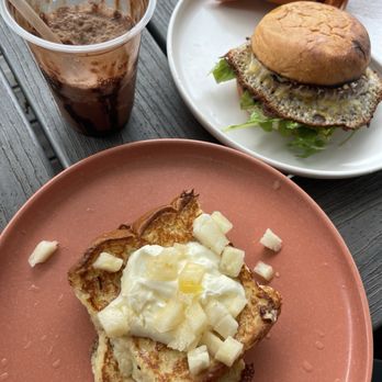 Java Kai Kauai - Saturn burger and frozen hot chocolate - Breakfast & Brunch Near Me - Kapaa, Hawaii