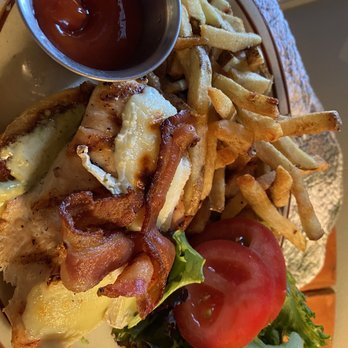 Blue Paddle Bistro - New American Near Me - South Hero, Vermont