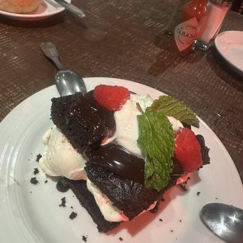 The Original Fish Company - Hope fudge cake - Seafood Markets Near Me - Los Alamitos, California