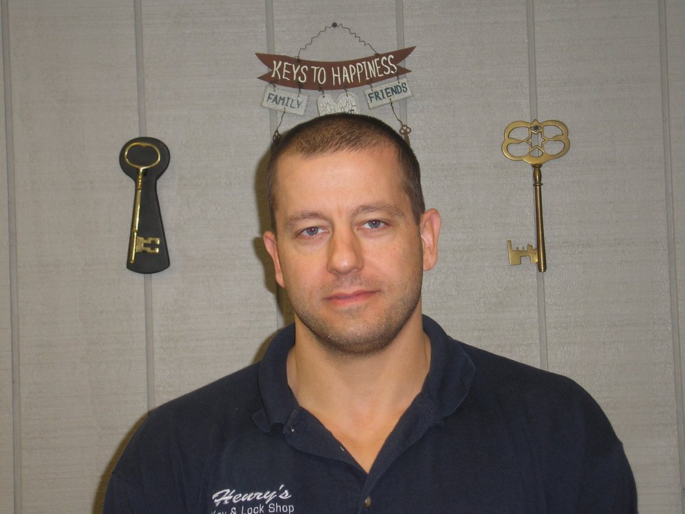 HENRY’S KEY & LOCK SHOP Updated October 2024 340 N Trimble Rd